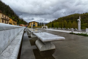 nuvole, panchine, marmo, alberi, panchina, pioggia, cielo, piazza