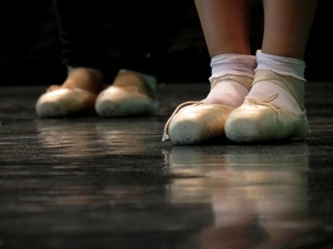 piedi, scarpette, scarpe, danza, pavimento, ballerine, calze, ballo, riflessi, gambe, bianco