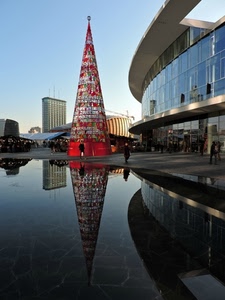 cono, acqua, riflesso, riflessi, finestre, vetri, grattacielo, natale, vetro, città, architettura, rosso, albero, grattacieli, passanti