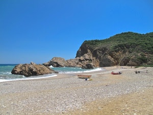 mare, barche, spiaggia, scogli, sabbia, sassi, cielo
