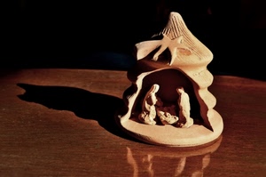 presepe, ombra, natale, stella, tavolo, giuseppe, madonna, maria, gesù, legno, grotta, capanna, terracotta, natività, statue, riflesso