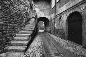 arco, vicolo, scala, scalini, bianconero, strada, portone, numero, scale, gradini, sassi, pietra, nero, sottopasso, muro, porte, prospettiva, porta, archi, mattoni, acciottolato, scalinata, volto