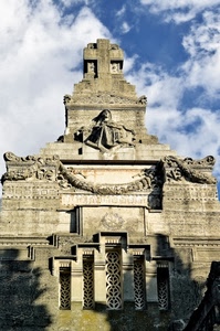 croce, nuvole, cielo, cimitero, tomba, monumento, finestre, ombre, pietra, mausoleo, statua
