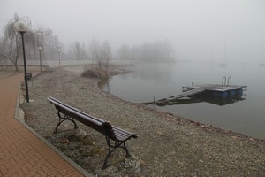 panchina, nebbia, lago, lampioni, acqua, pontile, silenzio, alberi, lampione