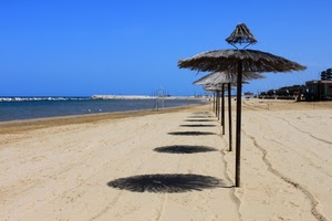 ombrelloni, sabbia, mare, spiaggia, ombre, ombra, fila