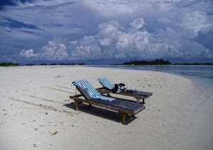 mare, spiaggia, nuvole, sabbia, lettini, due, cielo, acqua, sdraio