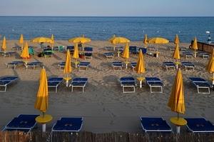 mare, spiaggia, ombrelloni, giallo, blu, sabbia, acqua, lettini, cielo, sdraio, aperti, sdrai, chiusi