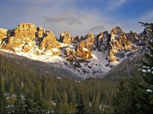 alberi, neve, cielo, montagne, verde, cime, bianco, rocce, abeti, nuvole, bosco, montagna, vette, pini, dolomiti, inverno, sole, azzurro, roccia