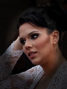 donna, pizzo, orecchino, ritratto, occhi, bianco, orecchio, perla, nero, capelli, viso, naso, volto, bocca, sguardo, labbra, trucco, braccio, profilo