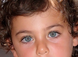 occhi, bambino, naso, capelli, viso, ricci, sguardo, bambina, ciglia, orecchie, riccioli, azzurri