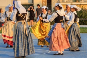 donne, ballo, costumi, danza, gonne, popolare, tradizione