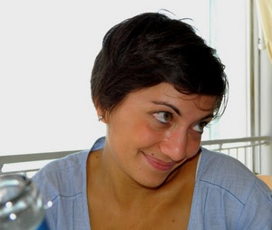 sorriso, occhi, capelli, donna, sguardo, bocca, naso, ragazza, labbra, viso, ritratto, volto, neo, orecchini