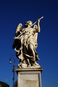 angelo, lampione, statua, ali, lancia, cielo, azzurro, scultura, marmo, gambe, bianco, piedistallo