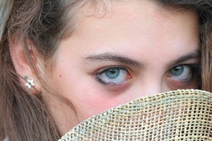 occhi, sguardo, orecchino, donna, orecchio, capelli, stella, paglia, sopracciglia, orecchini, volto, ciglia, azzurro, viso, cappello, azzurri