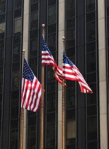 bandiere, tre, strisce, stelle, aste, america, grattacielo, palazzo, americane, finestre