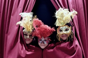 maschere, piume, rosso, tre, carnevale, tenda, giallo, sipario, tende, donne, ragazze, viola, volti, sorriso