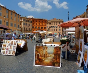 piazza, ombrelloni, finestre, quadri, nuvole, mercato, palazzi, case, cielo, mercatino, stampe, azzurro, persone, dipinti, bancarelle, colori, lampioni, esposizione