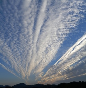 nuvole, cielo, montagne, bianco, azzurro, blu, celeste, controluce, tramonto