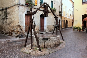 pozzo, piazza, ferro, porte, strada, carrucola, catena, portoni, vasi