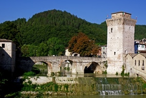 ponte, torre, verde, cascata, fiume, collina, acqua, archi, castello