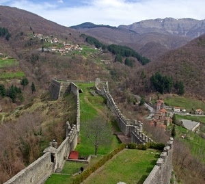 merli, mura, alberi, montagne, panorama, case, verde, fortificazione, fortezza, montagna, erba, muraglia, cielo, paese, bastioni, bosco