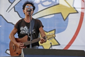 chitarra, cantante, microfono, musicista, musica, occhiali, suonare, cantare