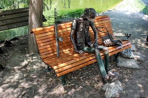 panchina, statua, pescatore, albero, canna, legno, acqua, cappello, parco, gatto, strada, tronco, cestino