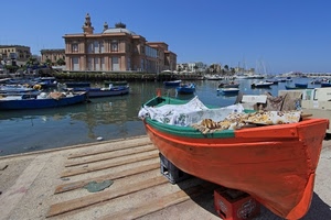 porto, barca, barche, mare, arancione, arancio, teatro, rosso, palazzo, bari
