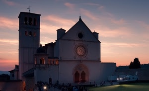 chiesa, campanile, rosone, luci, tramonto, nuvole, cielo, assisi, basilica, croce, verde, francesco, alba, rosa