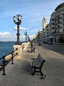 mare, lampioni, lungomare, panchine, panchina, lampione, piccione, bari