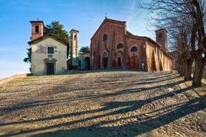 chiese, chiesa, alberi, ombre, campanili, campanile, piazza, salita, cielo, piazzale, facciate