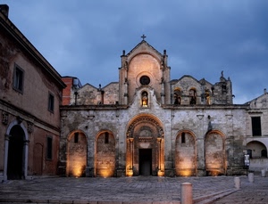 chiesa, piazza, sera, luci, archi, portale, facciata, cielo