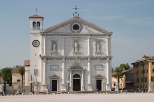 statue, chiesa, campanile, orologio, piazza, facciata, croci, colonne