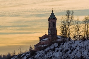 chiesa, neve, campanile, alberi, collina, cielo, tramonto, inverno, croci, orologio