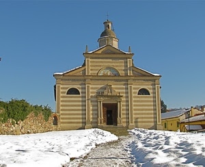chiesa, neve, inverno, croce, porta, bianco, archi, righe, cielo, campanile, alberi