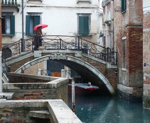 ponte, ombrello, canale, acqua, venezia, barca, ringhiera, rosso, calle