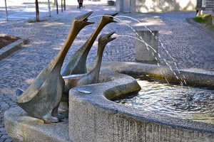 fontana, acqua, oche, tre, zampilli, vasca, strada, spruzzi, terra, piazza, getti, zampillo, riflessi, scultura, statue