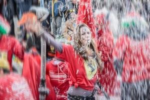 rosso, carnevale, coriandoli, donna, mosso, persone, ragazza, sfilata