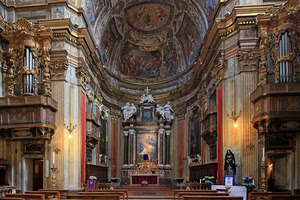chiesa, organo, altare, affreschi, statue, croce, interno, banchi, cupola, pulpito, abside, barocco, balaustra, colonne, santi, organi, porte, luci, oro, marmo