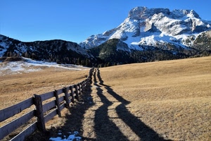 neve, staccionata, montagna, ombra, legno, cielo, azzurro, montagne, prato, alberi, bianco, linee, pascolo, ombre, vette, vetta
