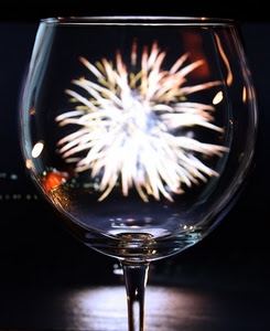 bicchiere, calice, vetro, notte, fuochi, riflesso, trasparente, bianco, trasparenza, riflessi, fiore, gambo, nero, stelo