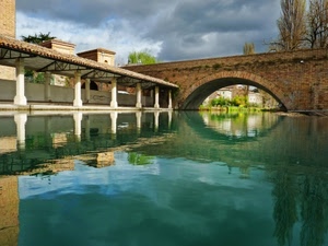 ponte, alberi, colonne, nuvole, arco, fiume, cielo, acqua, riflesso, lavatoio, riflessi, tettoia, verde, portico, case, tetto, azzurro, canale