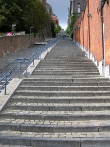 scalinata, gradini, scale, scala, ringhiera, corrimano, scalini, pietre, muri, alberi