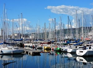 porto, barche, alberi, acqua, riflessi, imbarcazioni, nuvole, collina, riflesso, cielo, molo, passerella, mare