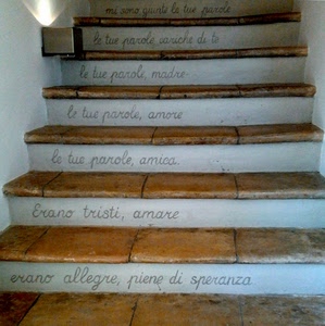 scala, gradini, parole, scalini, scritte, poesia, mattoni, luce, bianco, scale, frasi, lettere