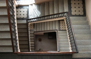 gradini, scale, ringhiera, scala, chiocciola, scalini, spirale, ringhiere, palazzo, prospettiva, interno