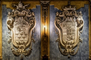 stemmi, stemma, luce, corona, oro, due, coppia, corone, bassorilievi, leone, papale