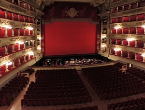 rosso, teatro, poltrone, sipario, palcoscenico, luci, palchi, palco, platea, stemma, orchestra, sedie, palchetti, vuoto