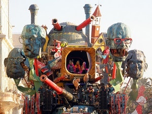 carro, carnevale, occhiali, maschere, rosso, cartapesta, cannone, cannoni, teste, sfilata, viareggio, coriandoli