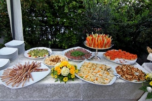 piatti, cibo, fiori, antipasti, tavola, tovaglia, grissini